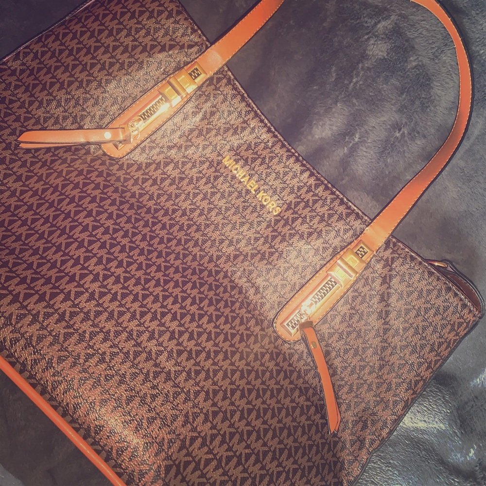 MK purse